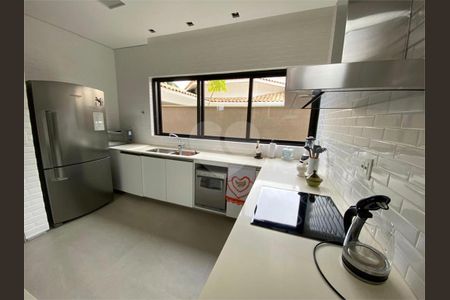 21_photo/94ce003333.8e927f3430f5a69c-ATLAS-ee9e9491-751e-419d-a1fb-e1de4bf53cac.jpg de casa à venda com 5 quartos, 400m² em Vila Edna, Guarujá