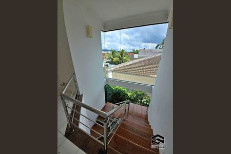 36_photo/94ce003333.adea7a1cd79bc600-ATLAS-cc04b5b9-4873-4e08-9cf6-19b7b450cf0d.jpg de casa à venda com 6 quartos, 353m² em Vila Edna, Guarujá