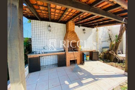 10_photo/94ce00353b.561dcad3d0cedf12-ATLAS-c5c5d347-94de-4c82-8468-79d36e19bc12.jpg de casa à venda com 4 quartos, 600m² em Vila Zilda, Guarujá