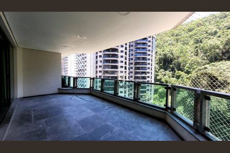 3_photo/94ce016141.bec4379ddcf17b2f-ATLAS-14d0937f-fe0d-4a26-9c3b-eec9fea884be.jpg de apartamento para alugar com 4 quartos, 200m² em Vila Aurea (Vicente de Carvalho), Guarujá