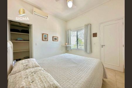 11_photo/94ce01633d.04a823dc9d4d949a-ATLAS-d6981bbc-d294-491e-91bf-cd2cc371a182.jpg de casa à venda com 3 quartos, 250m² em Vila Aurea (Vicente de Carvalho), Guarujá