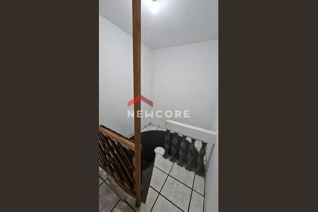 4_photo/94ce0179e9.04f4efb4ec0e2ec3-ATLAS-21a9ab91-5e00-4a59-bc76-797da3a3d137.jpg de casa à venda com 2 quartos, 100m² em Vila Aurea (Vicente de Carvalho), Guarujá