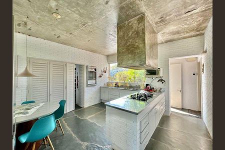 2_photo/94ce01b545.ec32686d539cd0f4-ATLAS-a2ffe34c-7c2b-4c94-af11-b11fb08c26ee.jpg de casa à venda com 5 quartos, 518m² em Morrinhos, Guarujá