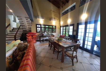 9_photo/94ce01ccc5.6c6579b50c0143d1-ATLAS-2e9c5af2-f99c-4fc2-8b5f-b343b2e8d941.jpg de casa à venda com 4 quartos, 304m² em Vila Zilda, Guarujá