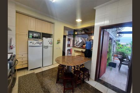 22_photo/94ce01ccc5.6c6579b50c0143d1-ATLAS-bdcf7c8a-754e-4c22-9e0c-6081c3afc6fe.jpg de casa à venda com 4 quartos, 304m² em Vila Zilda, Guarujá