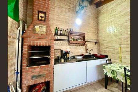 34_photo/94ce01e3d1.86fa7c56df5ec564-ATLAS-8cf10b7c-5fdb-44cc-a590-1d60e25d3101.jpg de casa à venda com 2 quartos, 71m² em Jardim Primavera, Guarujá