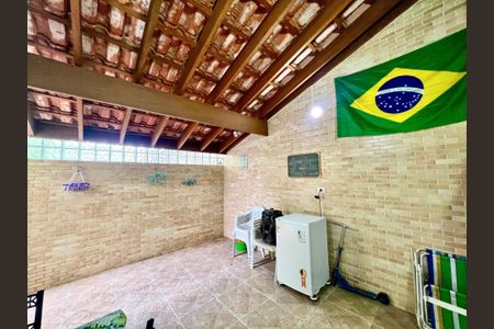 36_photo/94ce01e3d1.86fa7c56df5ec564-ATLAS-a263d0da-9b08-4148-9b90-d676d202e71d.jpg de casa à venda com 2 quartos, 71m² em Jardim Primavera, Guarujá