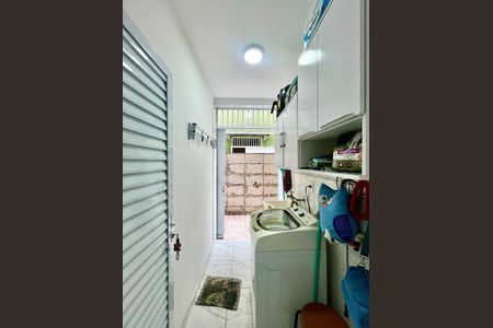 30_photo/94ce01e3d1.86fa7c56df5ec564-ATLAS-dc9d38ce-c38b-4cff-a360-d24c1f85fdd7.jpg de casa à venda com 2 quartos, 71m² em Jardim Primavera, Guarujá