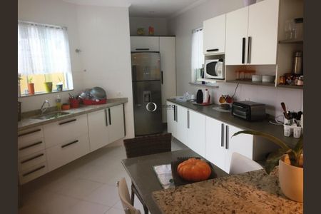 7_photo/94ce01e44b.7e2ea02b9085bf9d-ATLAS-b6f90a89-ba11-4bcd-bb86-a5c2012df491.jpg de casa à venda com 5 quartos, 320m² em Vila Santo Antônio, Guarujá