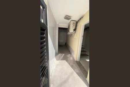 12_photo/94ce01fd0f.912bb953107d94de-ATLAS-b9fdbefb-9d7c-452d-9be4-4ff138e19771.jpg de casa à venda com 2 quartos, 100m² em Jardim Helena Maria, Guarujá