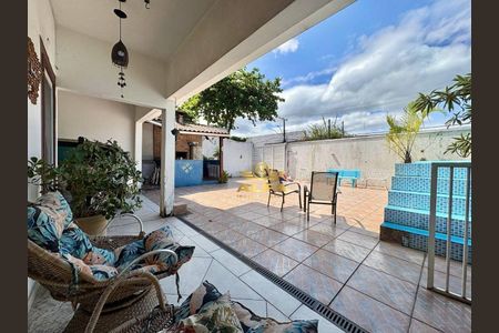 6_photo/94ce01fe1b.72f855f496f3e2c1-ATLAS-36c62bed-42bf-4525-84cd-e1bacbaddfae.jpg de casa à venda com 3 quartos, 250m² em Vila Santa Rosa, Guarujá