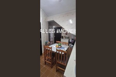 3_photo/94ce01fe83.db80e99325bee804-ATLAS-88cb8d9d-c95a-45e3-93fc-0dc7e4f79ac3.jpg de casa à venda com 2 quartos, 100m² em Jardim Helena Maria, Guarujá