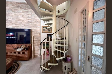 7_photo/94ce0200ef.bf6b4b601a5c4813-ATLAS-4da3b3aa-54ff-4337-920b-b45ac3abb6bf.jpg de casa à venda com 3 quartos, 355m² em Vila Ligya, Guarujá