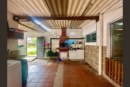 6_photo/94ce020135.7e2ea02b9085bf9d-ATLAS-6006c82d-67f9-45ab-a6e2-e37fa62dfd2b.jpg de casa à venda com 5 quartos, 230m² em Vila Ligya, Guarujá