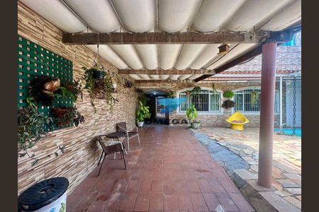 5_photo/94ce020135.7e2ea02b9085bf9d-ATLAS-79c145b5-51ef-40e3-a873-87f4d23d6e85.jpg de casa à venda com 5 quartos, 230m² em Vila Ligya, Guarujá