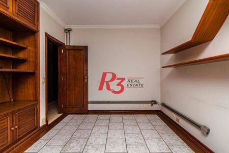 7_photo/94ce02116b.dd63bef89a0f751f-ATLAS-6bad54a9-e7be-4506-affd-076ea9ce1aed.jpg de casa à venda com 4 quartos, 255m² em Ponta da Praia, Santos