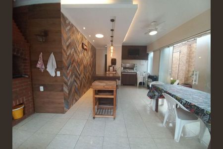 8_photo/94ce021543.04c16ff0d284adb7-ATLAS-9be21f18-af8c-4ced-b488-ca19e376ab20.jpg de casa à venda com 4 quartos, 160m² em Ponta da Praia, Santos