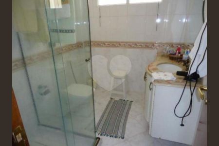 5_photo/94ce0215cf.31f8faead97f4406-ATLAS-40ce0ccf-644e-45f0-8b9a-dba8a846f0a6.jpg de casa à venda com 3 quartos, 230m² em Ponta da Praia, Santos