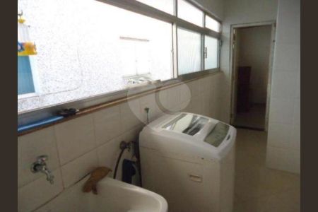 17_photo/94ce0215cf.31f8faead97f4406-ATLAS-e157309c-9e23-4161-bcab-b365c1c4bc7b.jpg de casa à venda com 3 quartos, 230m² em Ponta da Praia, Santos