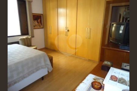 12_photo/94ce0215cf.31f8faead97f4406-ATLAS-e411b9e5-56b1-47cb-9bae-d1946426f663.jpg de casa à venda com 3 quartos, 230m² em Ponta da Praia, Santos