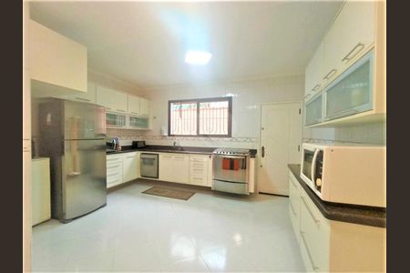 6_photo/94ce0216dd.1d0d827e26d2d819-ATLAS-2465d978-70e8-4ed6-8875-2a17b3a065fb.jpg de casa à venda com 3 quartos, 170m² em Ponta da Praia, Santos