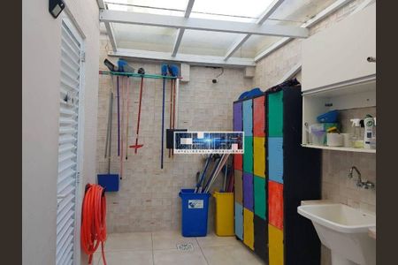 20_photo/94ce0217ad.9b0e853e47463488-ATLAS-a0b777b2-34c1-4199-8d1e-2d8ca0e0336e.jpg de casa à venda com 3 quartos, 235m² em Ponta da Praia, Santos