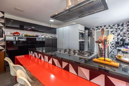 19_photo/94ce0236f3.b0c9be0884e142d1-ATLAS-2409c8f7-28e1-4684-8e4a-94e036a950b8.jpg de apartamento à venda com 4 quartos, 306m² em Macuco, Santos