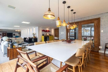 2_photo/94ce0236f3.b0c9be0884e142d1-ATLAS-3afe12e9-b0bb-4e75-aea1-fdbb627b7f2f.jpg de apartamento à venda com 4 quartos, 306m² em Macuco, Santos