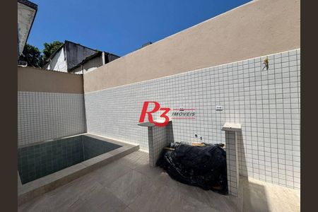 6_photo/94ce02378d.50df46c0cd16add9-ATLAS-adfe0c2e-97f8-4ebc-8e8a-57b0ea3bcfc0.jpg de casa à venda com 3 quartos, 115m² em Embaré, Santos