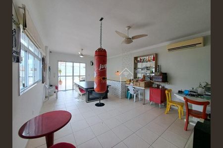 43_photo/94ce0238ff.3d6412d2c7c80efc-ATLAS-5a84e7b5-23d1-41ba-8cda-3dd861cdf157.jpg de casa à venda com 5 quartos, 286m² em Aparecida, Santos