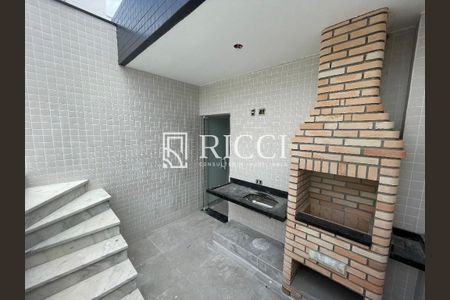 2_photo/94ce023977.e5126c7e7f4237c2-ATLAS-e66eef09-c51b-4cc7-aa81-f1fc885ca64e.jpg de casa à venda com 3 quartos, 155m² em Aparecida, Santos