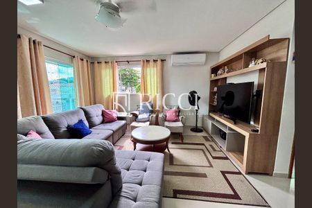 2_photo/94ce023c8f.dadd584d06f5cf19-ATLAS-8937a767-2fa6-47e1-a762-e896bda0870e.jpg de casa à venda com 3 quartos, 115m² em Embaré, Santos