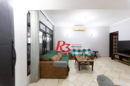 2_photo/94ce023db5.db829c6054abc860-ATLAS-eebdc03c-551a-4fa9-a5fa-37cdc4e42357.jpg de casa à venda com 3 quartos, 185m² em Ponta da Praia, Santos