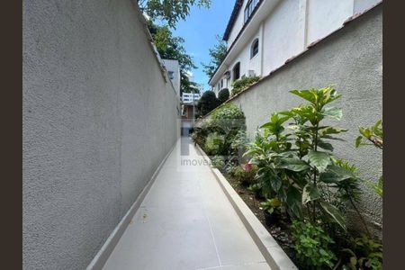 2_photo/94ce023f19.1ec89c7cbdfc8b9a-ATLAS-278989be-e1af-4992-9834-2736a746dba6.jpg de casa à venda com 2 quartos, 80m² em Ponta da Praia, Santos