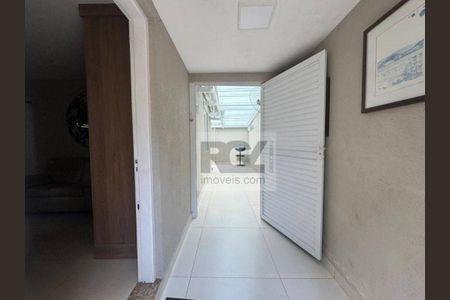 4_photo/94ce023f19.1ec89c7cbdfc8b9a-ATLAS-b5924e40-b705-4d71-ae16-8eaabbd93965.jpg de casa à venda com 2 quartos, 80m² em Ponta da Praia, Santos