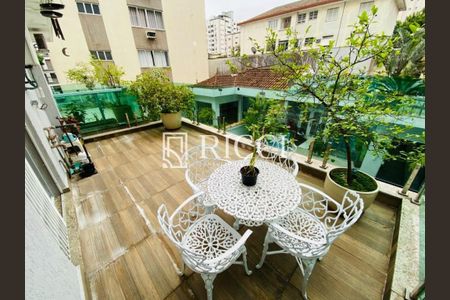 6_photo/94ce02412f.4cea1a0b3f6bbd2f-ATLAS-2198c2ea-c124-4d7b-9208-85615d514049.jpg de casa à venda com 3 quartos, 288m² em Aparecida, Santos