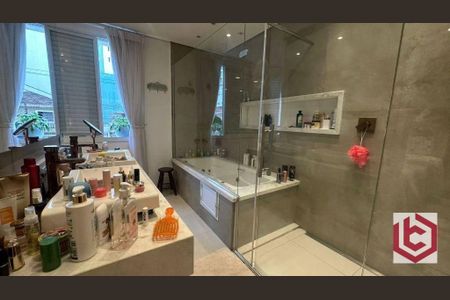 2_photo/94ce02412f.4cea1a0b3f6bbd2f-ATLAS-cd98b54f-eed5-4c1b-b5fa-0581098a884f.jpg de casa à venda com 3 quartos, 288m² em Aparecida, Santos