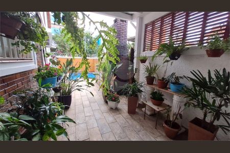 8_photo/94ce02460b.1c5ee5b12bdcf8f7-ATLAS-6eeead66-e1bb-4699-95ff-e6289b4d8b20.jpg de casa à venda com 4 quartos, 187m² em Aparecida, Santos