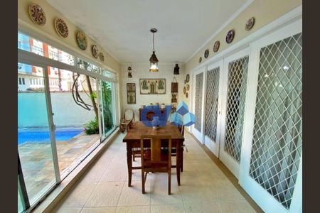 2_photo/94ce0246c9.b24a59dfe16413ee-ATLAS-7ff3e0a1-5dda-4457-bf5a-7dbfc8314f33.jpg de casa à venda com 3 quartos, 259m² em Boqueirão, Santos