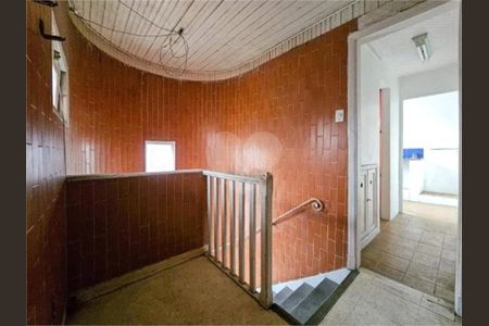 31_photo/94ce0246e5.cb4a3f4e1d4d223a-ATLAS-e4fbf5b2-bc0e-4b82-9661-095bd2bb1710.jpg de casa à venda com 3 quartos, 265m² em Aparecida, Santos