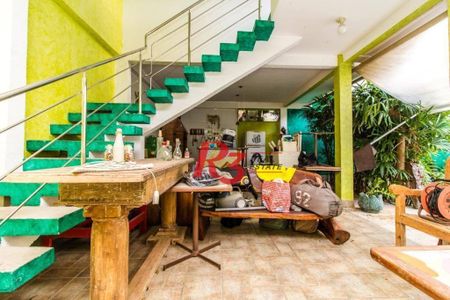 23_photo/94ce024735.1168d7f35de77434-ATLAS-c6cd8821-2993-44f3-9c6f-628a32073a3b.jpg de casa à venda com 3 quartos, 360m² em Aparecida, Santos