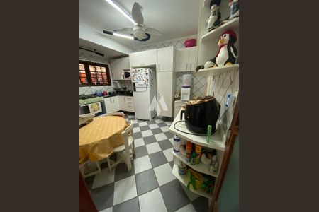 12_photo/94ce02475f.56f87905458f71eb-ATLAS-a13fc87c-7e8b-409a-8e50-da18bee98e90.jpg de casa à venda com 5 quartos, 200m² em Aparecida, Santos