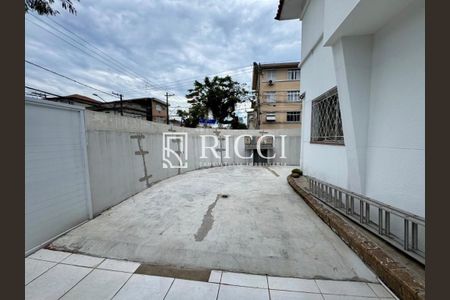 5_photo/94ce02479b.4b1992a7ab35c141-ATLAS-436a6ec5-815d-4be6-bc2d-c241ec0b9b5d.jpg de casa à venda com 3 quartos, 150m² em Aparecida, Santos