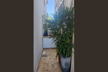 2_photo/94ce02497d.a9ad82c0a29b9a19-ATLAS-01bc2a7c-c26e-4934-b3f3-166acb47fe3f.jpg de casa à venda com 3 quartos, 212m² em Embaré, Santos