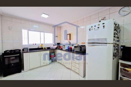 2_photo/94ce0249e3.0c545a3b42f8eb96-ATLAS-1e7bfb8f-d8e9-42e2-b775-89df4ada2978.jpg de casa à venda com 5 quartos, 235m² em Embaré, Santos