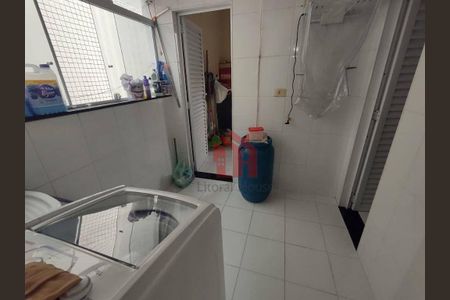 43_photo/94ce024a19.d61dcfdc02eaaf2d-ATLAS-192e6a7a-b515-47b5-9433-c2b9f70f00ba.jpg de casa à venda com 4 quartos, 228m² em Aparecida, Santos