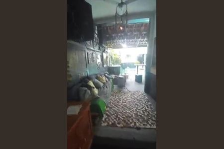 4_photo/94ce024ad1.82be18ad98973cde-ATLAS-33c35c80-a85e-4d2d-b408-e81ef3145316.jpg de casa à venda com 3 quartos, 400m² em Macuco, Santos