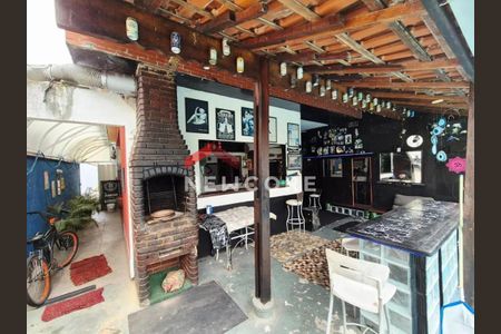 5_photo/94ce024ad5.93b8fa184532727f-ATLAS-e1e59ea3-a03a-40da-a947-a67243a95725.jpg de casa à venda com 3 quartos, 203m² em Macuco, Santos