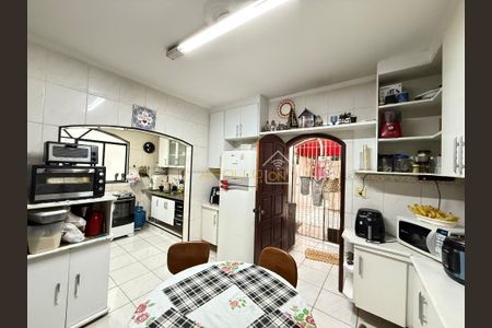 2_photo/94ce024b67.4449b0d313c7344d-ATLAS-0e42661a-ffe9-40ef-83eb-f0bdbf6bfc76.jpg de casa à venda com 4 quartos, m² em Embaré, Santos