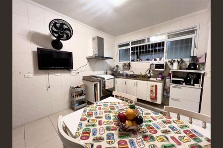 2_photo/94ce024b9d.dc7b031a1d7e8bb1-ATLAS-1c8cb0ba-3f55-4807-80f3-2c5a369a4113.jpg de casa à venda com 3 quartos, 182m² em Embaré, Santos